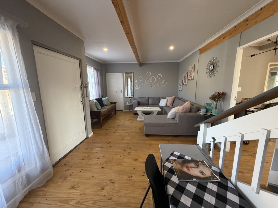 4 Bedroom Property for Sale in Kleinkrantz Western Cape
